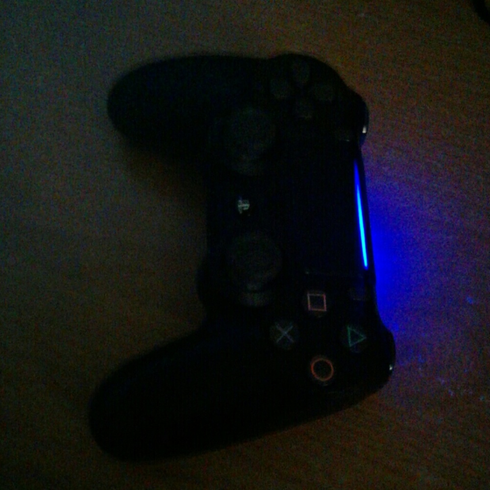 PS4 Controller - Picture 3 of 4